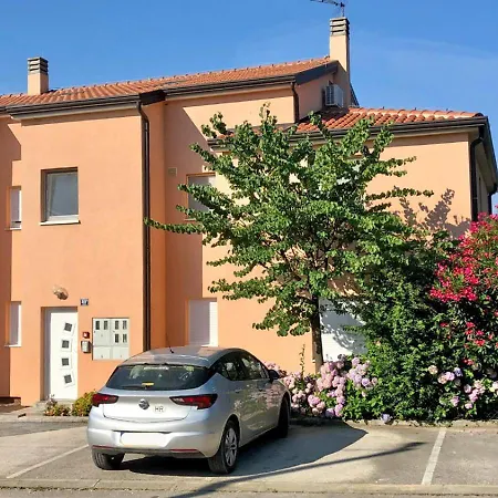 Frank's Place Appartamento Porec